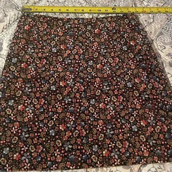 LOFT FLORAL PRINT SOFT FINE WALE CORDUROY A LINE SKIRT SIZE 2 - Picture 3 of 11